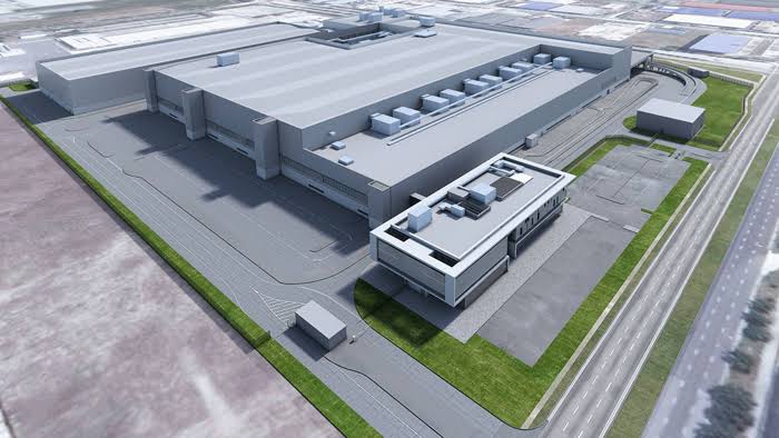 17,600 sq. mtr. of Mount 50 mm PUF Roof Panels installed for a modern automobile manufacturing and assembly facility.